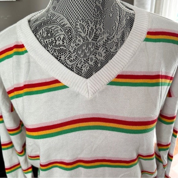 Levi’s Retro Stripe Normcore V-Neck Sweater White Multicolor Long Sleeve Medium - Picture 3 of 13